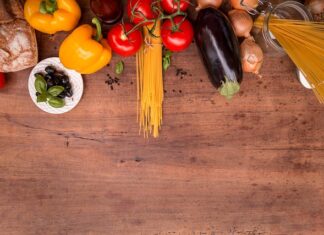 Czy kucharz musi nosić czepek?